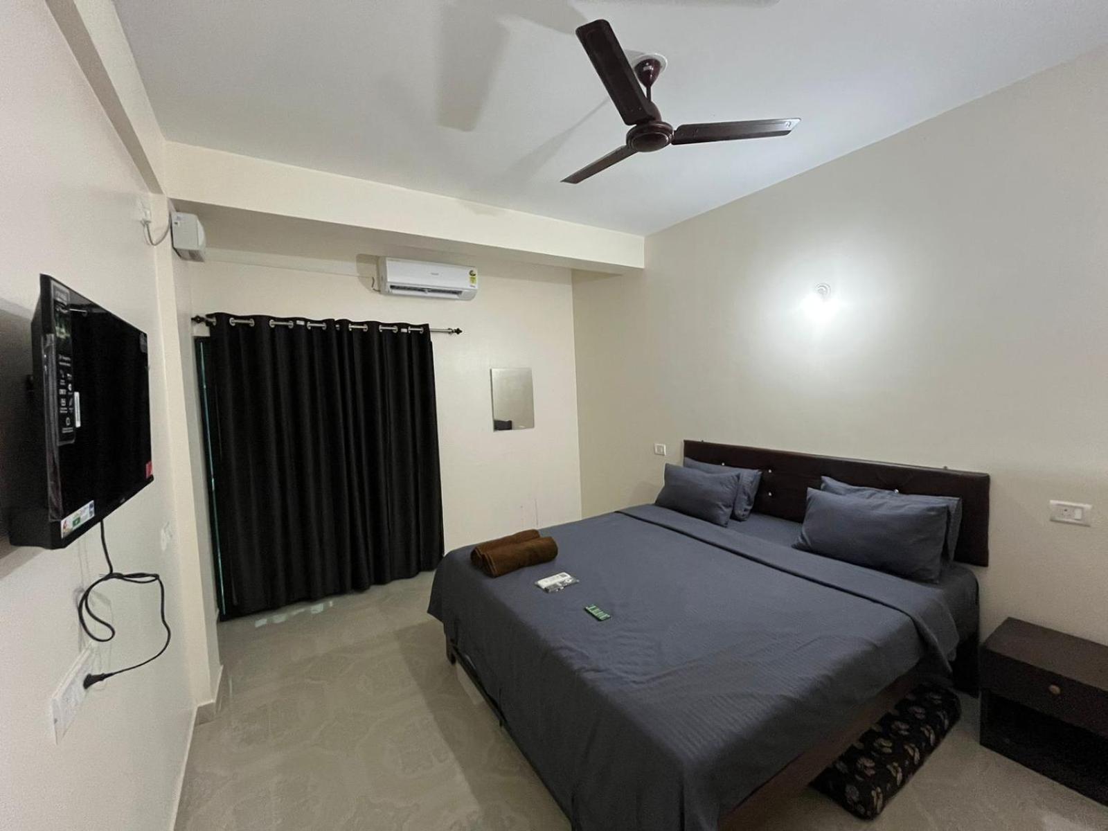 Hotel Saffron Бага Екстериор снимка