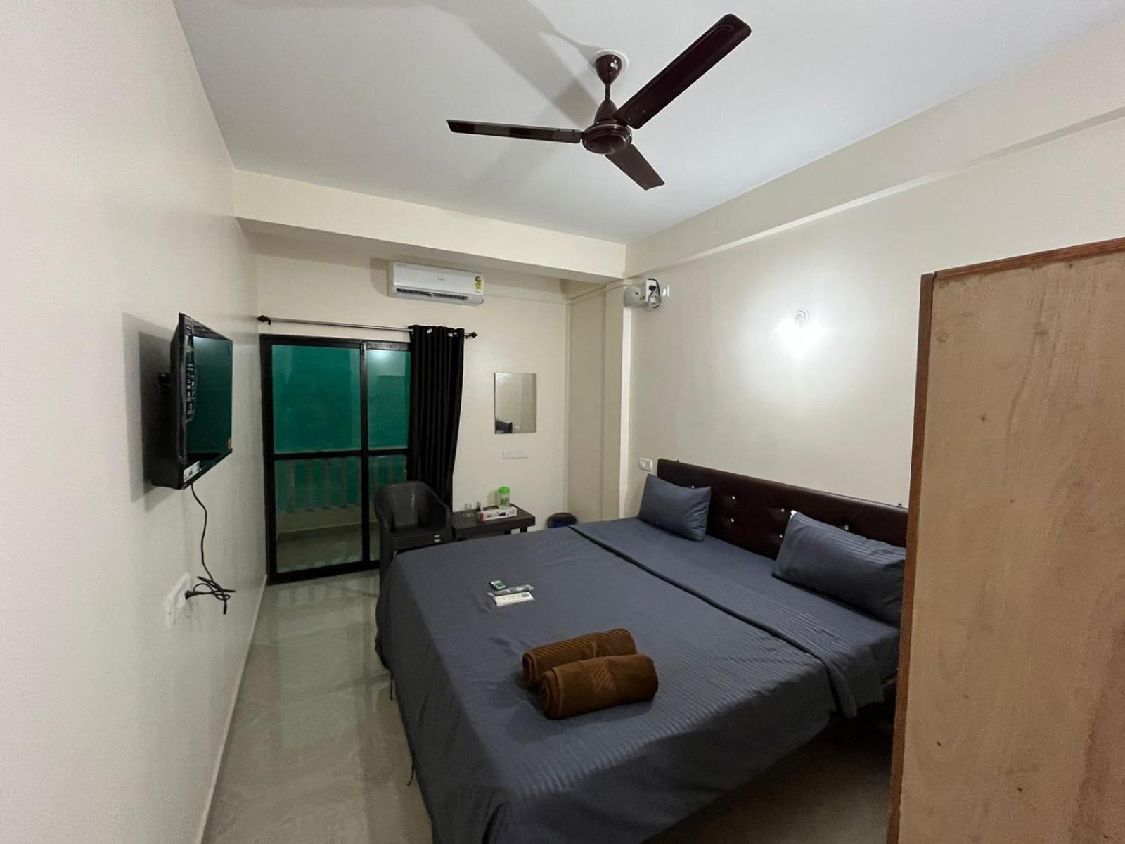 Hotel Saffron Бага Екстериор снимка