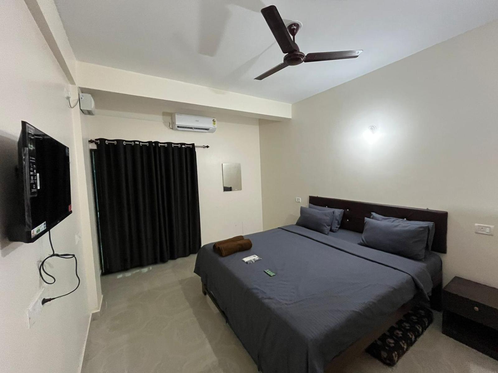 Hotel Saffron Бага Екстериор снимка